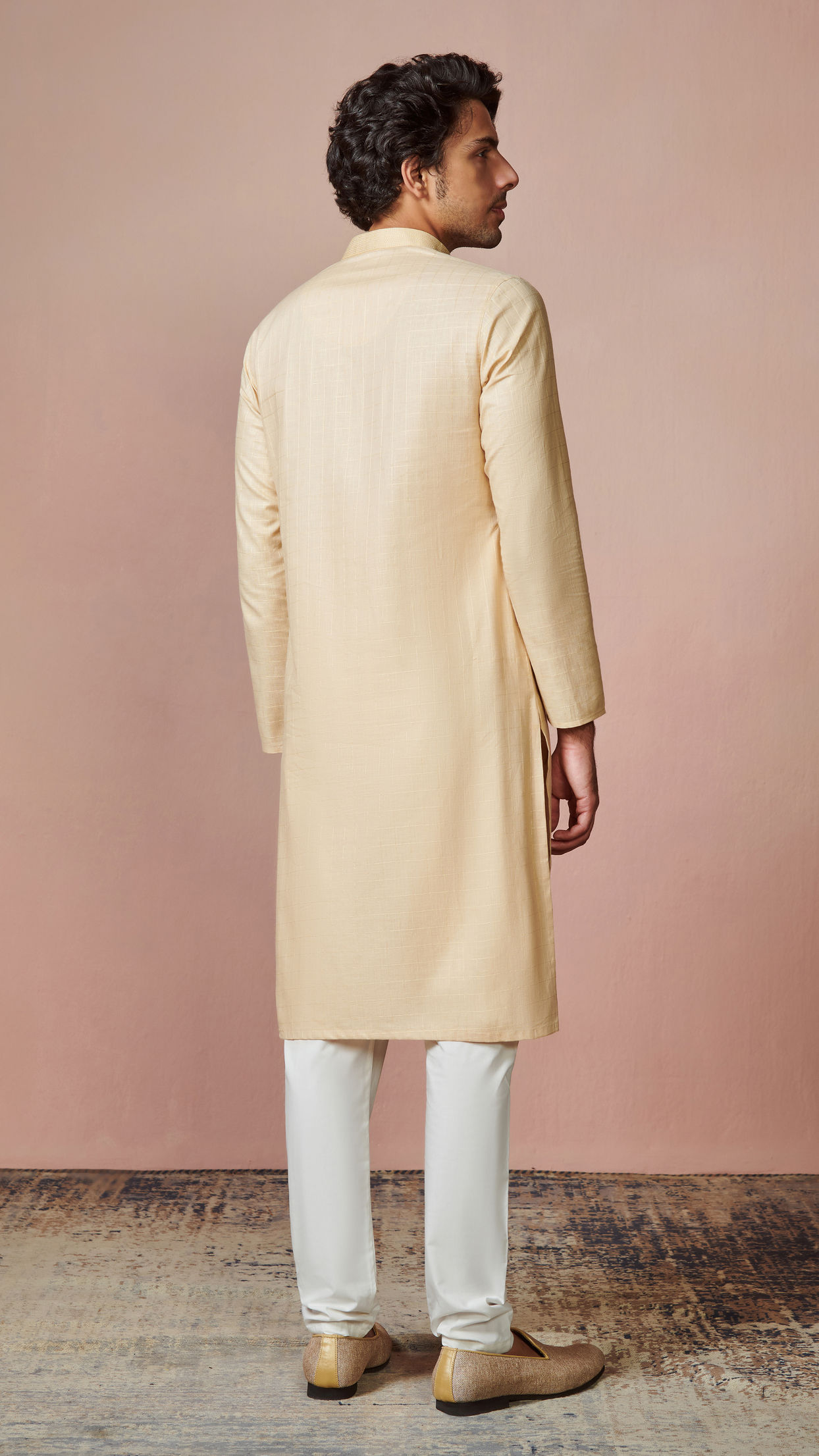 alt message - Manyavar Men Biscuit Plain Cotton Kurta With Embroidered Collar image number 4