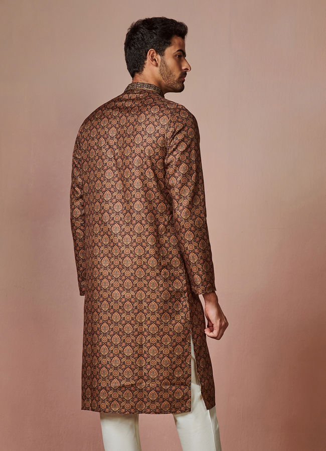 alt message - Manyavar Men Dark Brown Printed Kurta image number 4