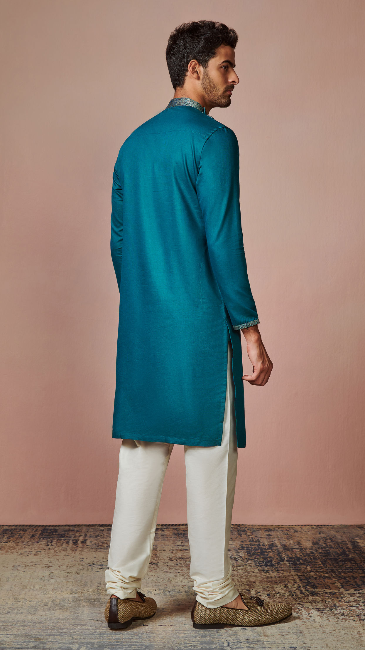 alt message - Manyavar Men Dark Green Side Open Kurta image number 3