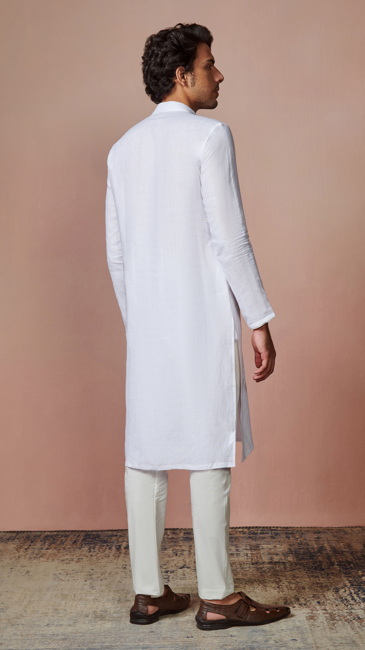 alt message - Manyavar Men White Self Striped Kurta image number 4