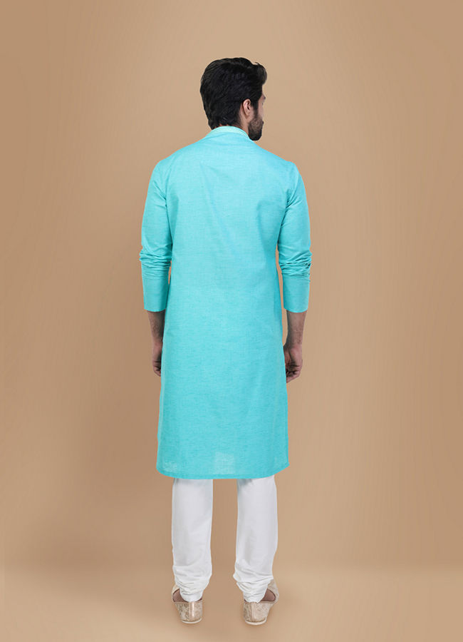 alt message - Manyavar Men Seafoam Green Solid Kurta Set With Neck Detailing image number 2