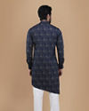 alt message - Manyavar Men Royal Blue Floral Print Kurta image number 2