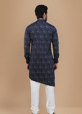 alt message - Manyavar Men Royal Blue Floral Print Kurta image number 2