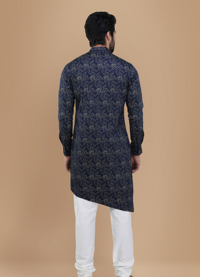 alt message - Manyavar Men Royal Blue Floral Print Kurta image number 2