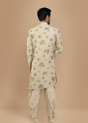 alt message - Manyavar Men Aristocratic Pista Indo Western Set image number 3