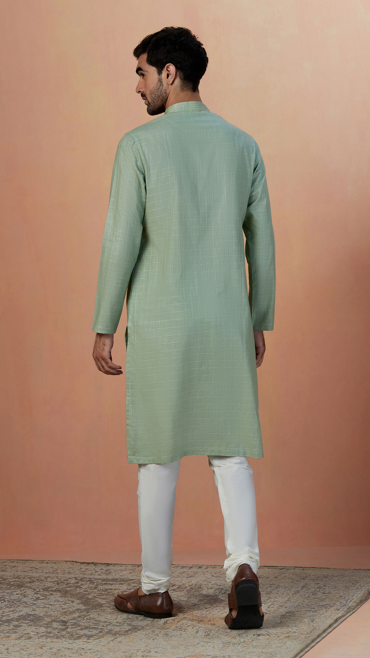 Manyavar Men Sage Green Self Checquered Kurta Pajama image number 3