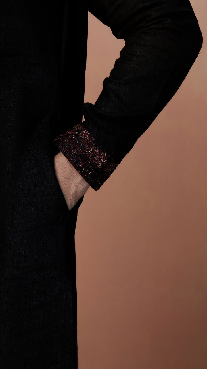 Manyavar Men Black Side Open Plain Kurta