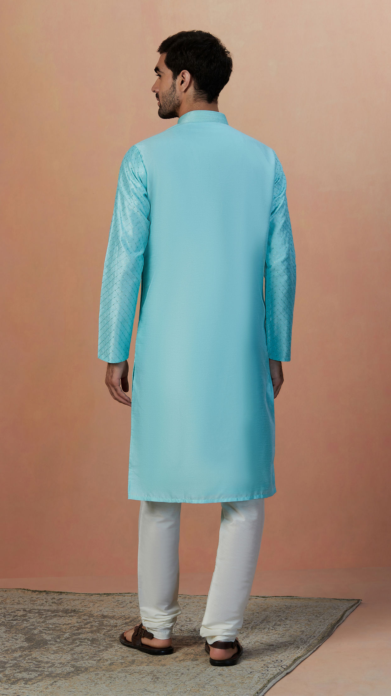 alt message - Manyavar Men Sea Green Embroidered Kurta Set image number 4