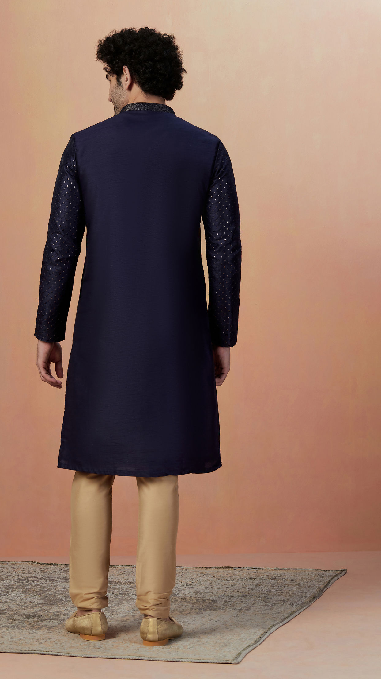 alt message - Manyavar Men Dark Blue Sequins Embroidered Kurta Pajama image number 4