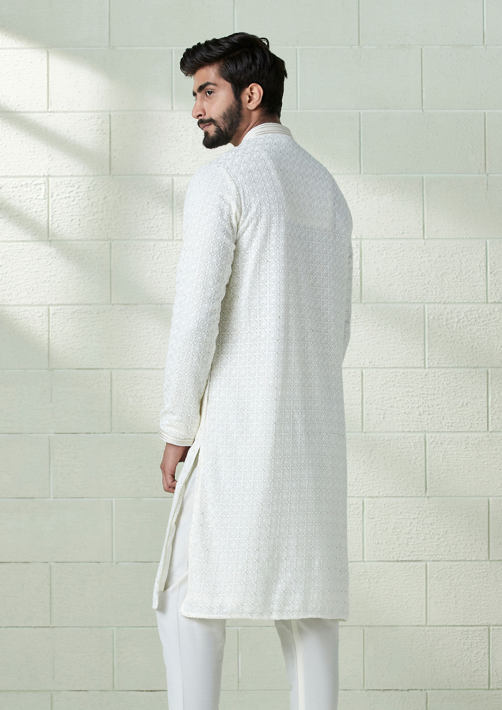 alt message - Twamev Men Daisy White Chikankari Kurta Set image number 3