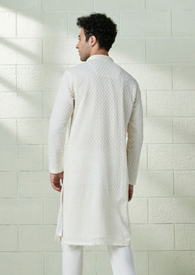 alt message - Twamev Men Creamy White Chikankari Embroidered Kurta Set image number 3