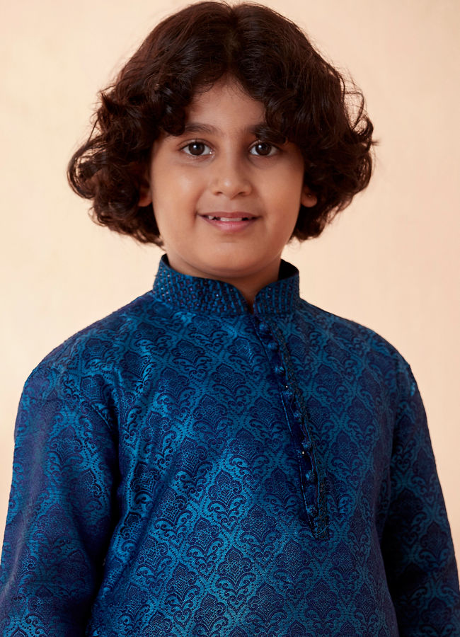 alt message - Manyavar Boys Boys Blue Embroidered Kurta Set image number 0