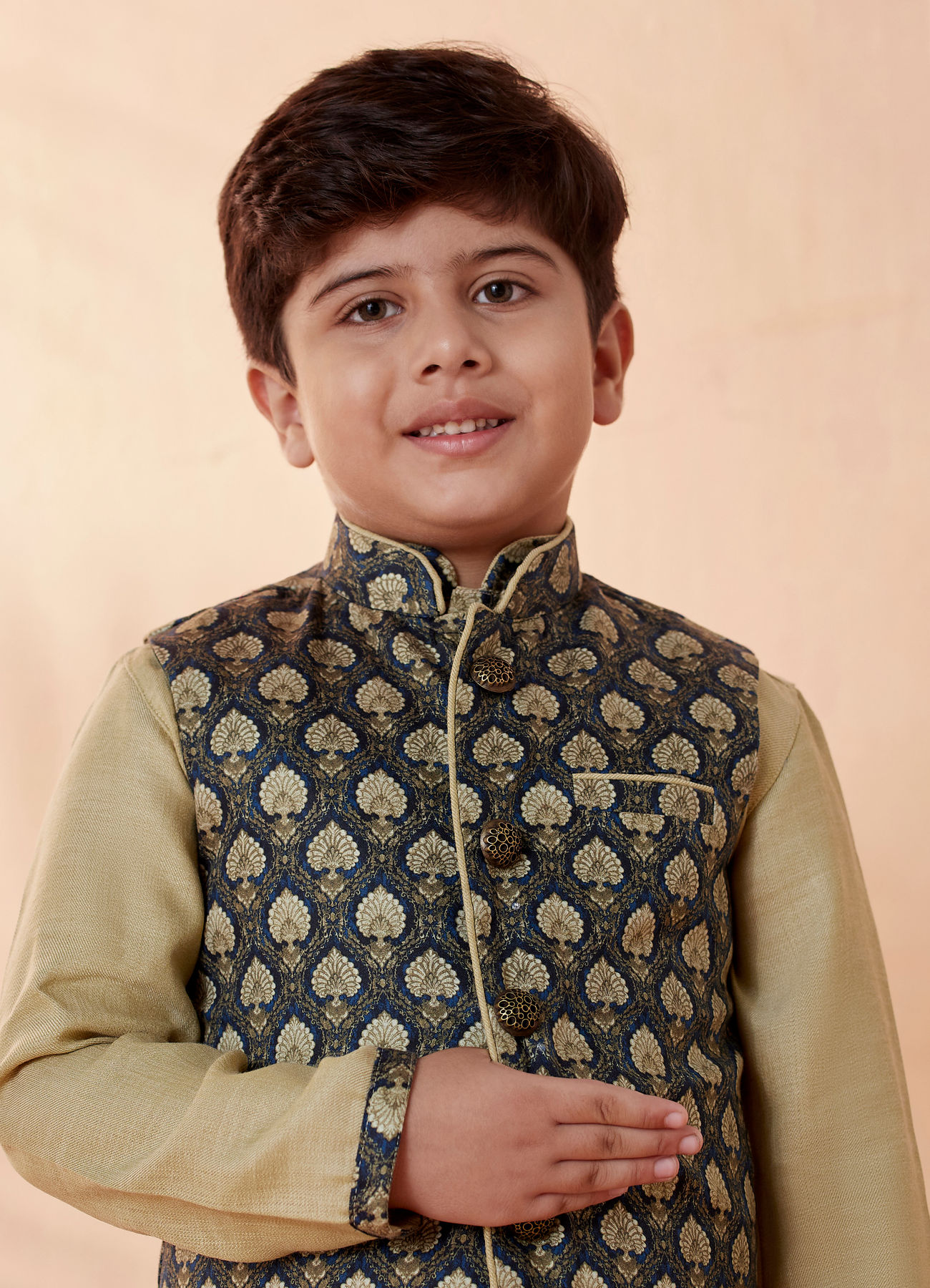 Manyavar Boys Boys Pista Kurta Jacket Set