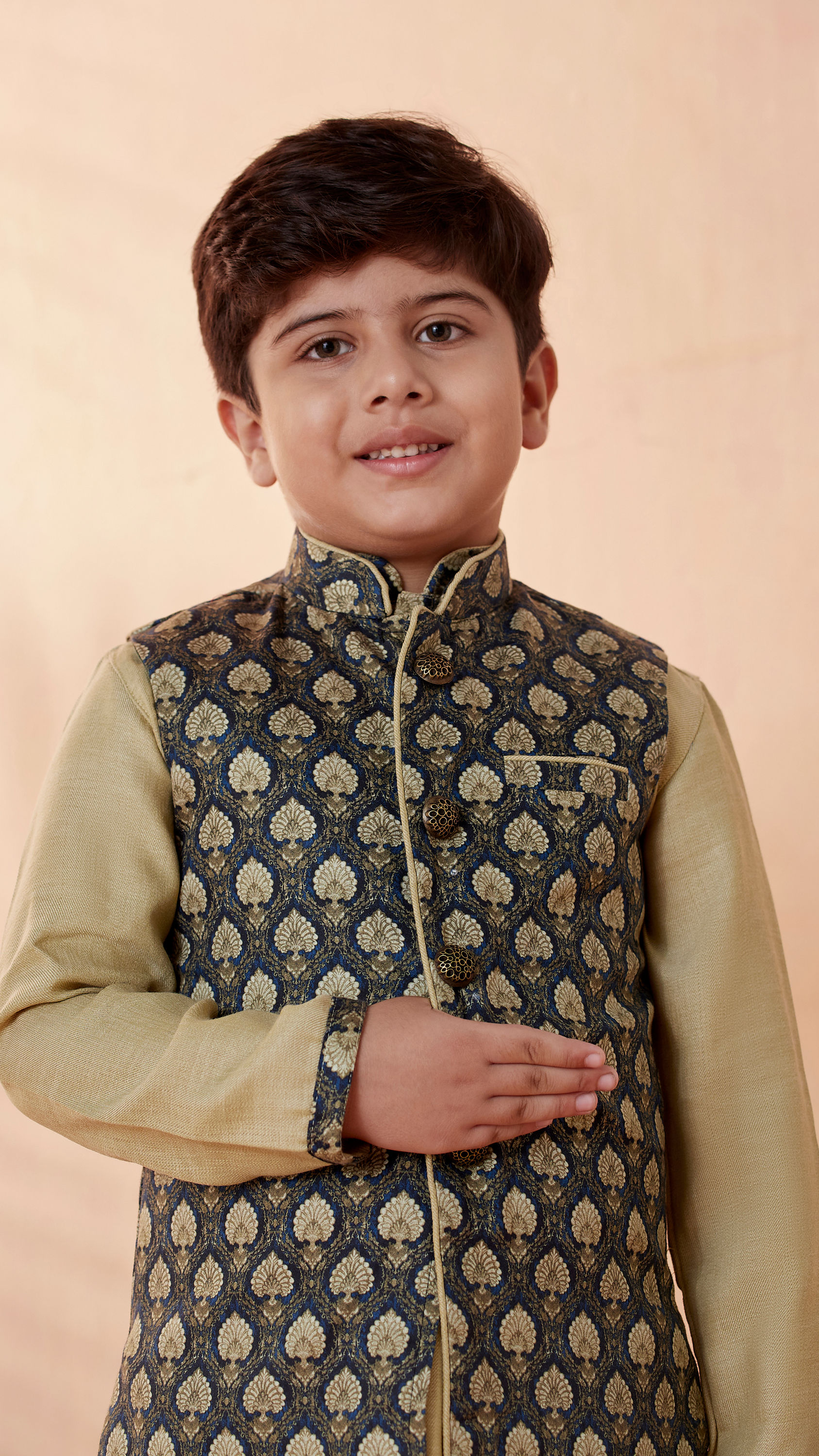 Manyavar Boys Boys Pista Kurta Jacket Set