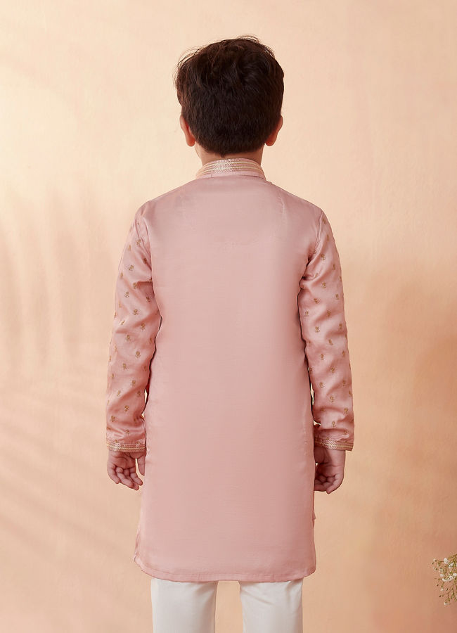 alt message - Manyavar Boys Boys Coral Pink Self Motif Kurta Set image number 2