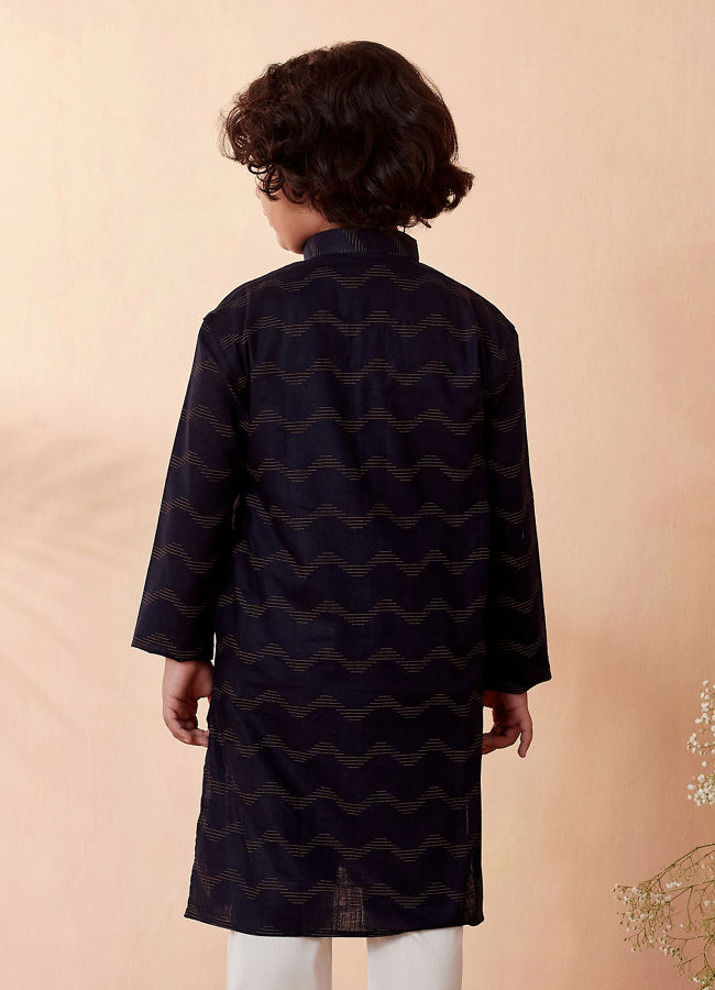 alt message - Manyavar Boys Boys Dark Blue Printed Kurta Set image number 2