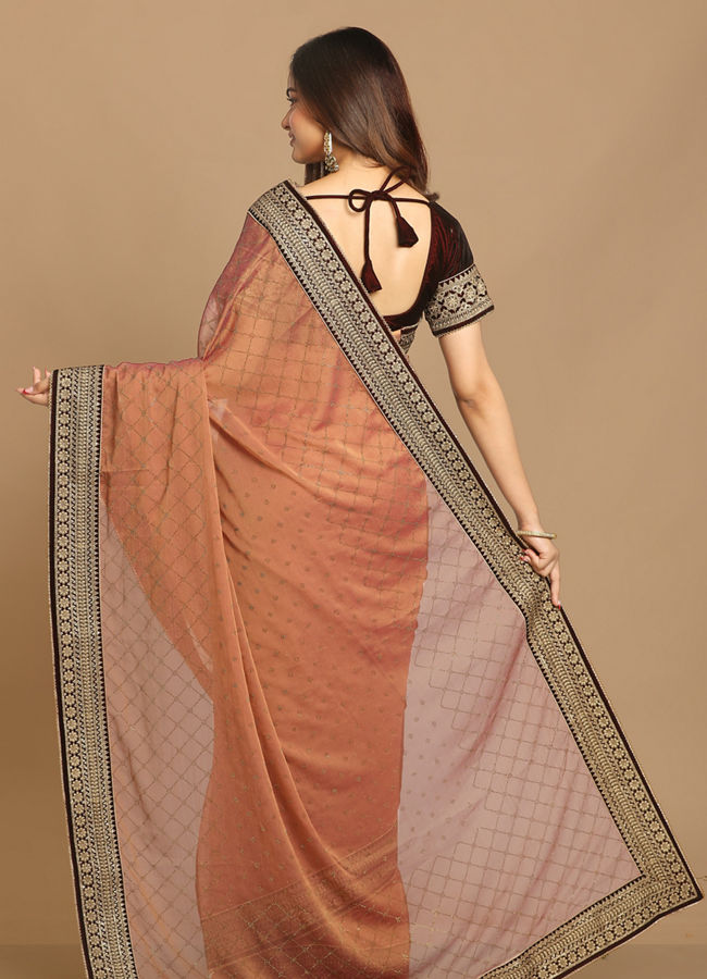 Mohey Women Delicate Peach Colour Saree image number 3