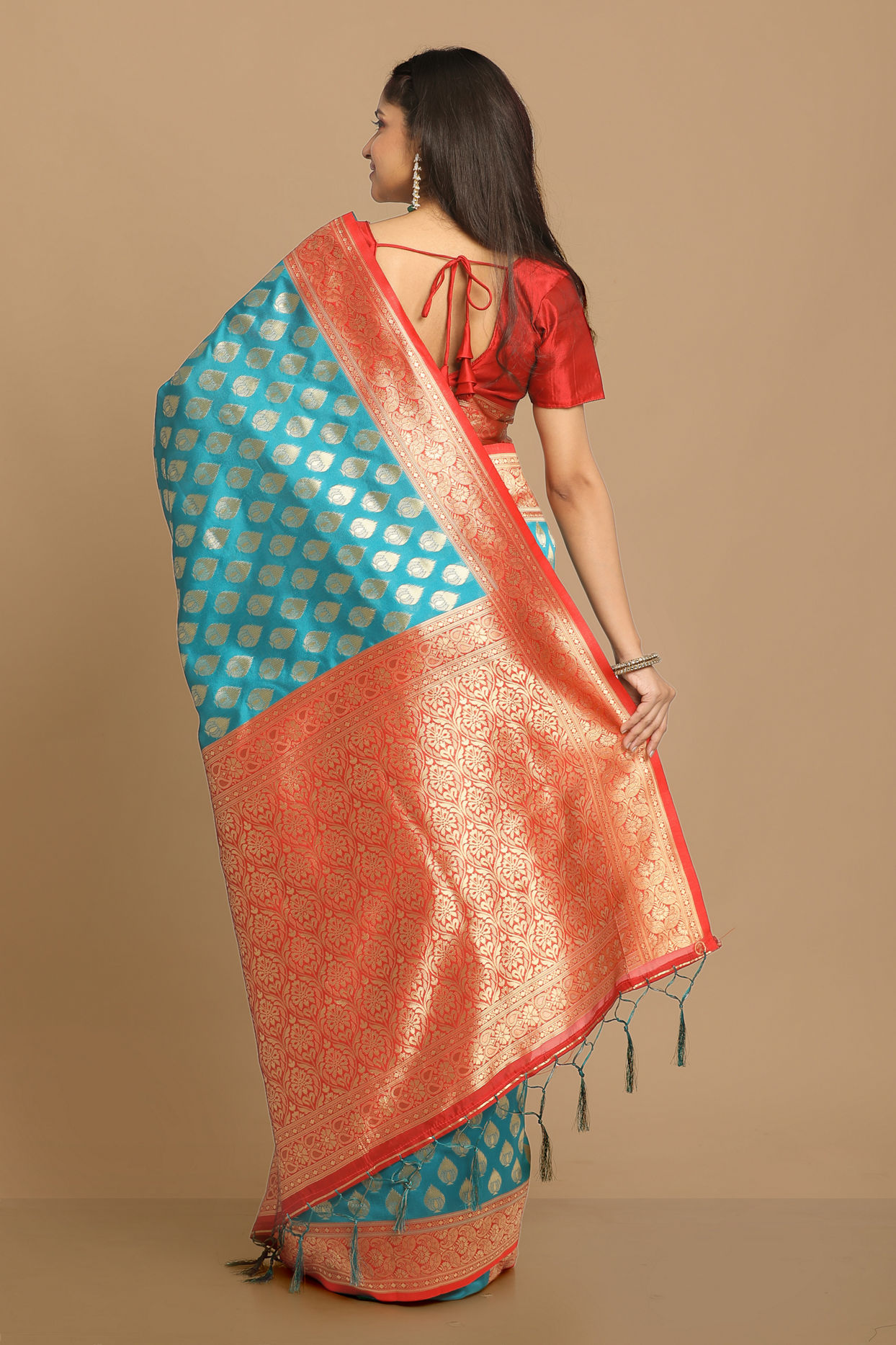 Mohey Women Trendy Dark Green Saree
