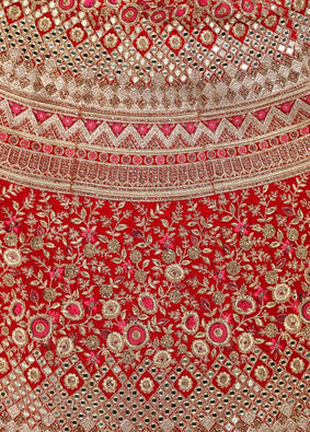 Magnificent Red Bridal Lehenga image number 4