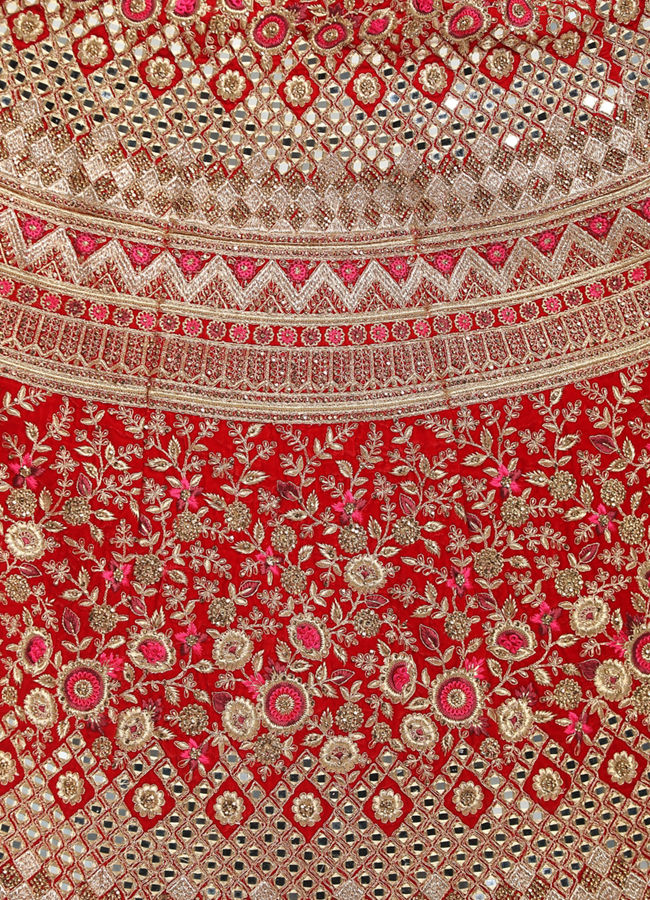 alt message - Mohey Women Magnificent Red Bridal Lehenga image number 4