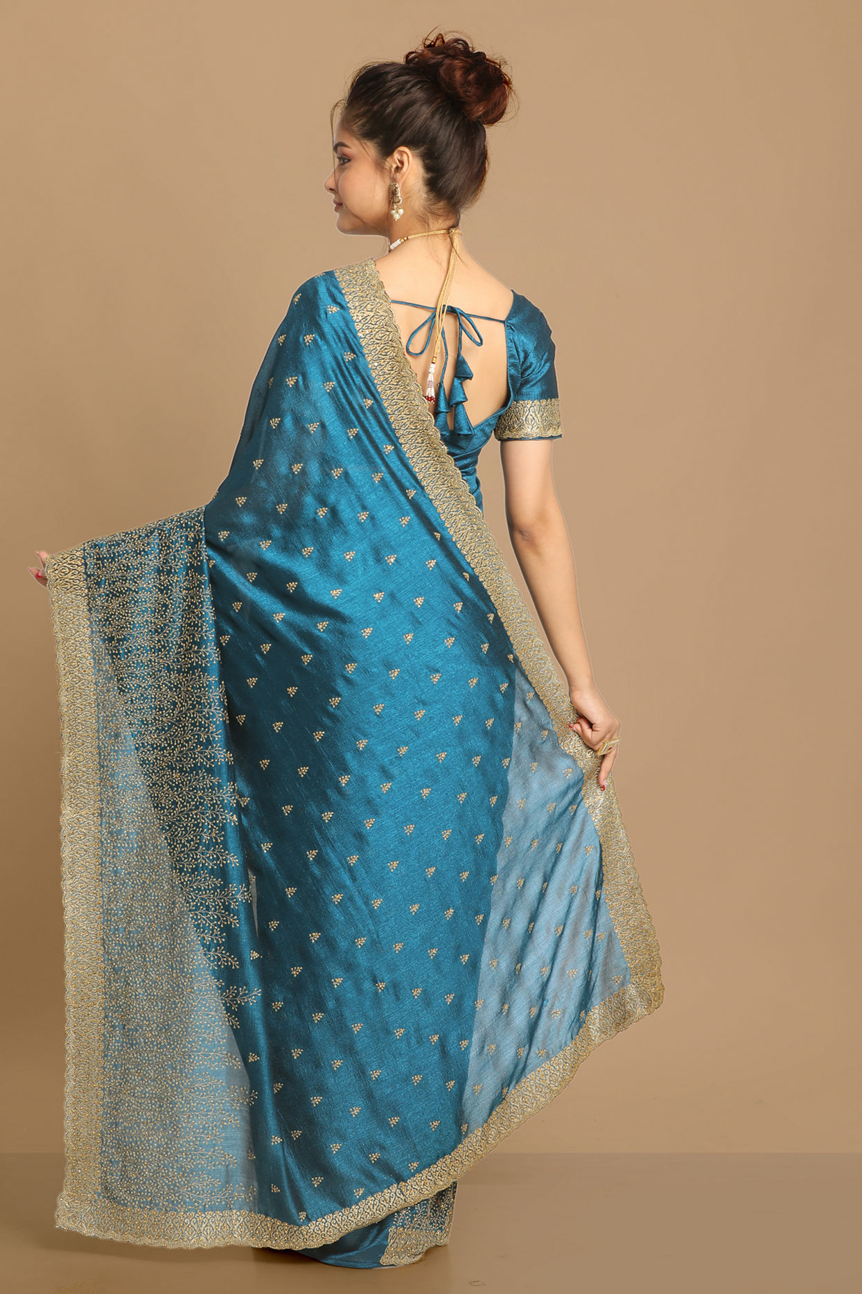 alt message - Mohey Women Stunning Blue Saree image number 3