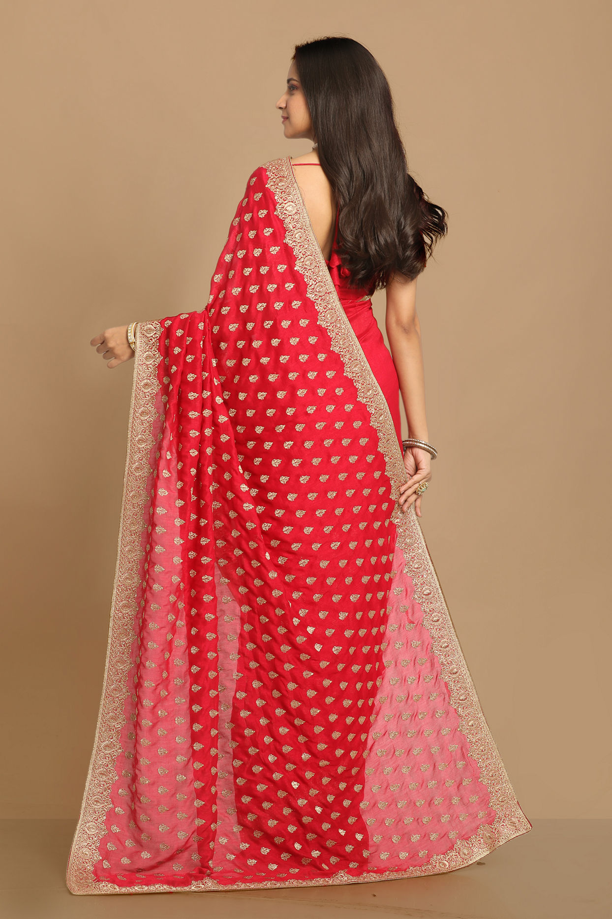 Mohey Women Enigmatic Rani Pink Saree