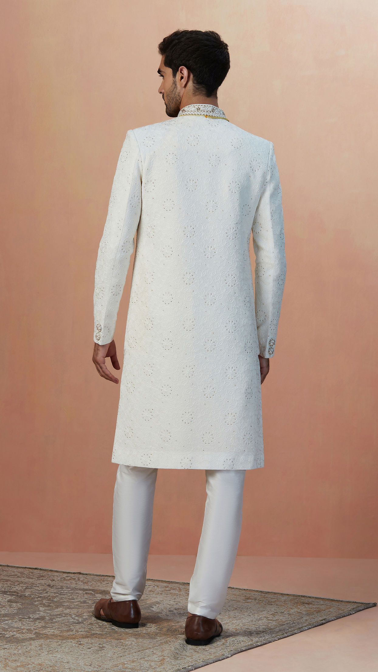 alt message - Manyavar Men Pearl White Chikankari Sherwani With Dupatta image number 4