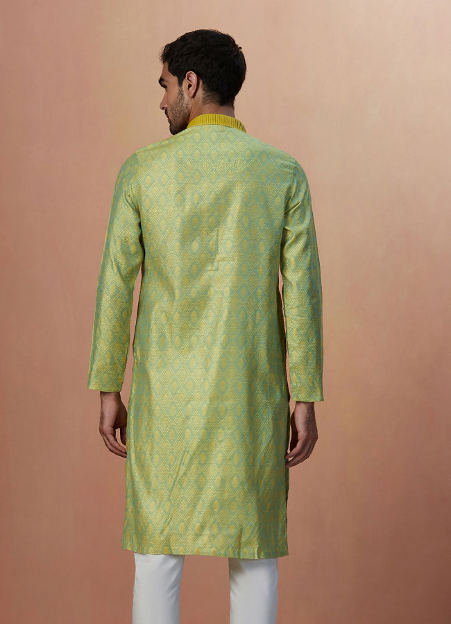 alt message - Manyavar Men Pastel Green Jacquard Kurta Pajama image number 4