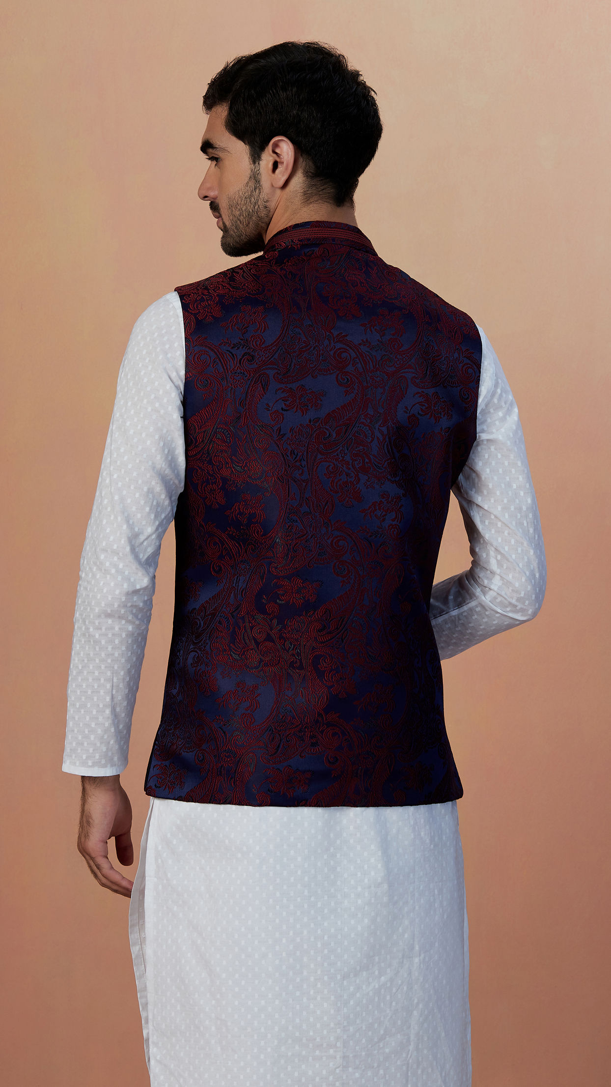 alt message - Manyavar Men Maroon And Blue Contrast Jacket image number 2