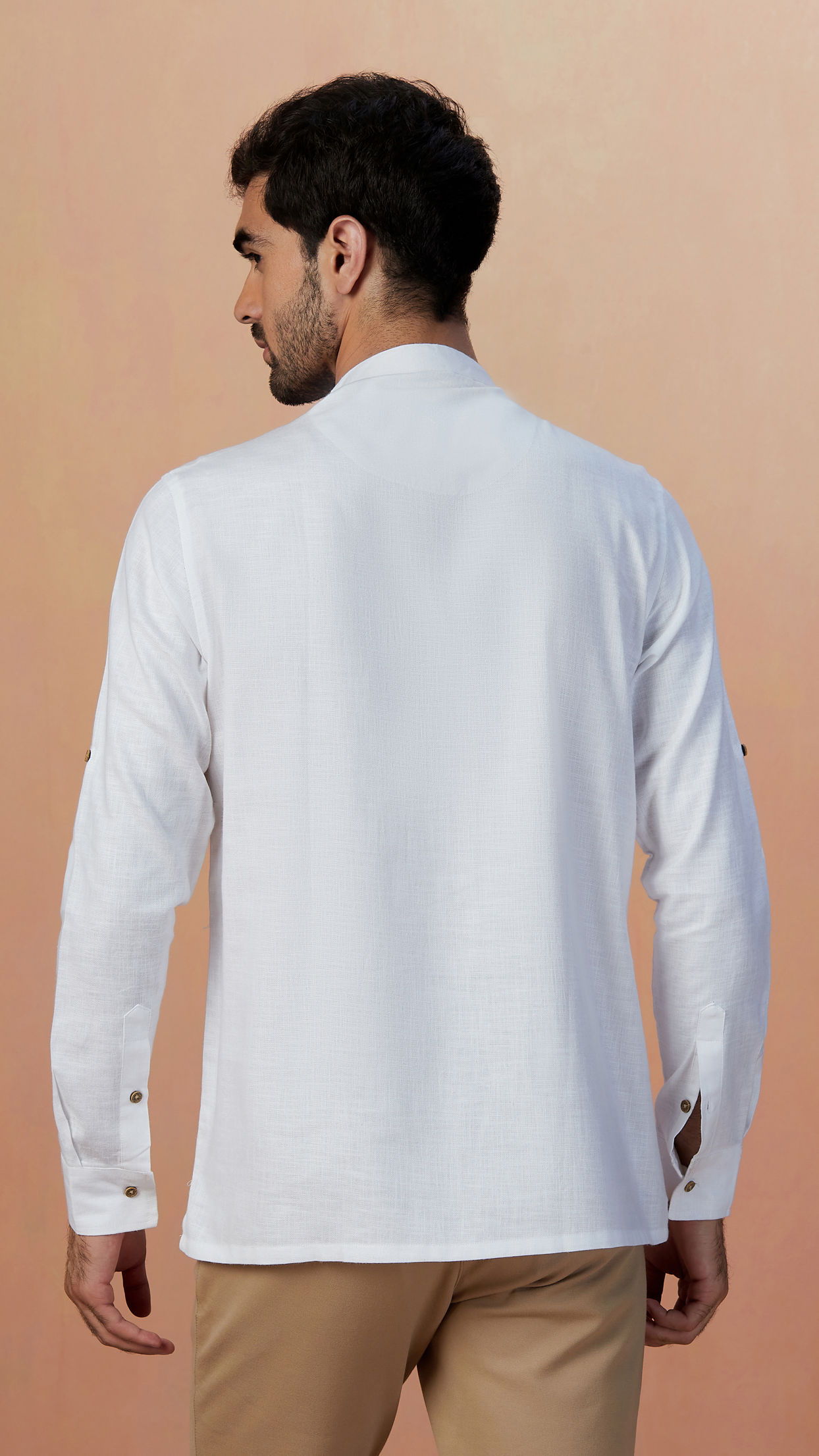 alt message - Manyavar Men White Plain Short Kurta image number 2