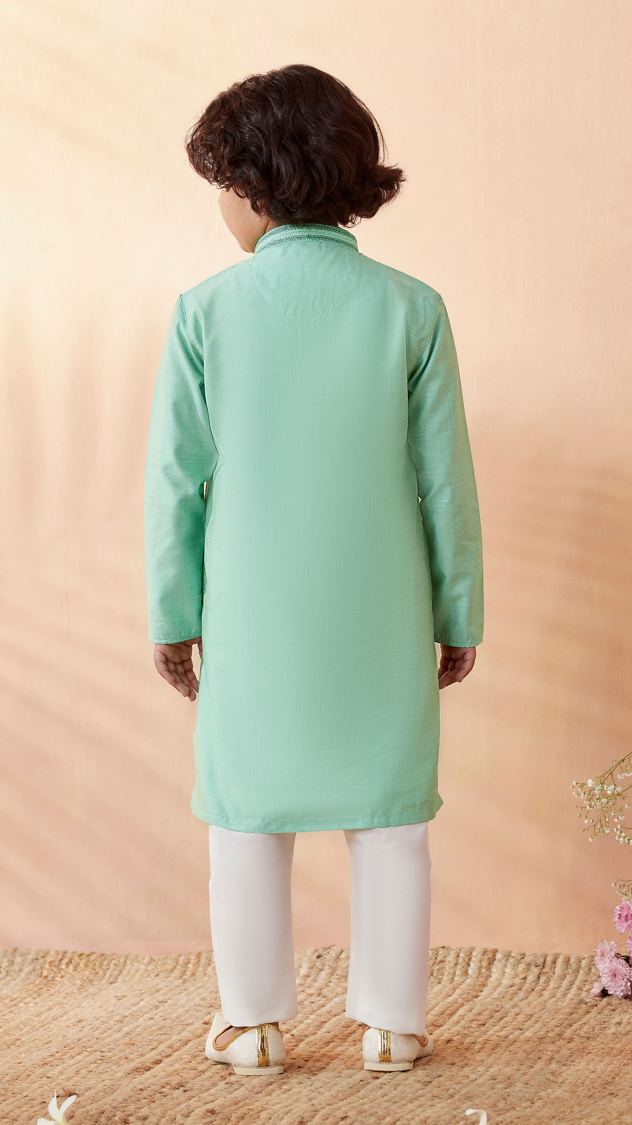 alt message - Manyavar Boys Boys Sea Green Kurta Set image number 2