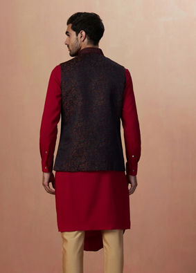 alt message - Manyavar Men Black Paisley Jacket With Red Draped Kurta Set image number 3