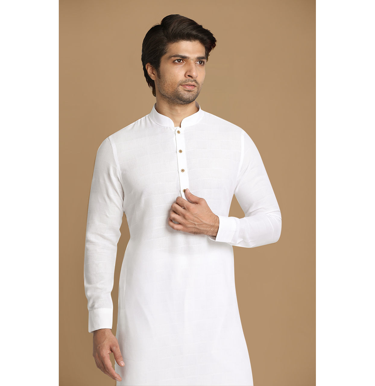 alt message - Manyavar Men Summer Essential White Kurta image number 0