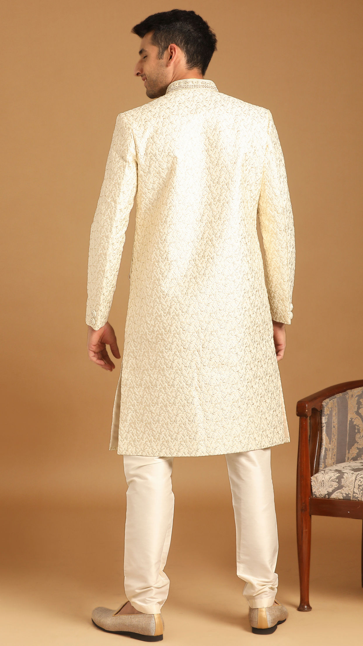 alt message - Manyavar Men Quintessential Cream Sherwani image number 2