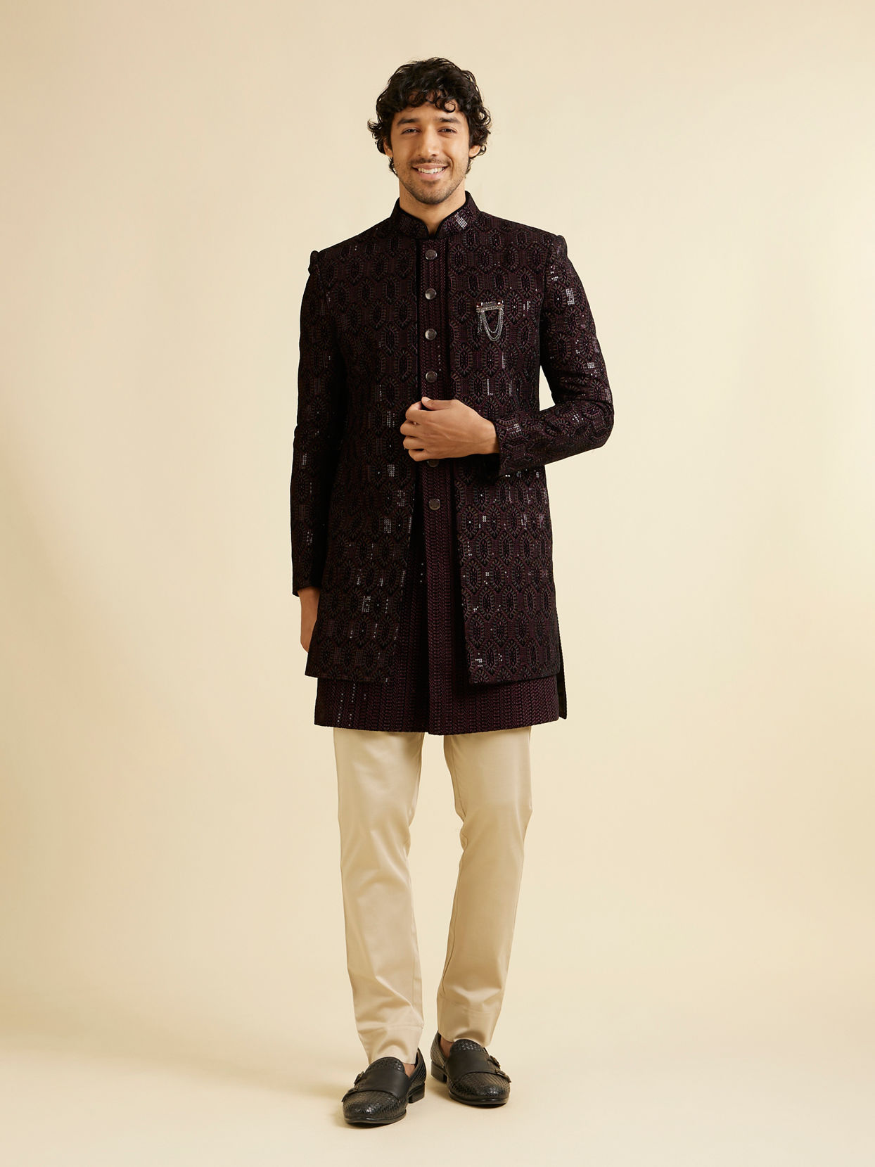 alt message - Manyavar Men Wine Honeycomb Patterned Sequinned Indo western Set image number 2