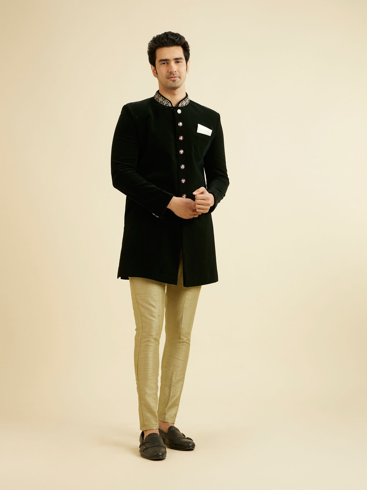 alt message - Manyavar Men Bottle Green Velvet Indo Western image number 2