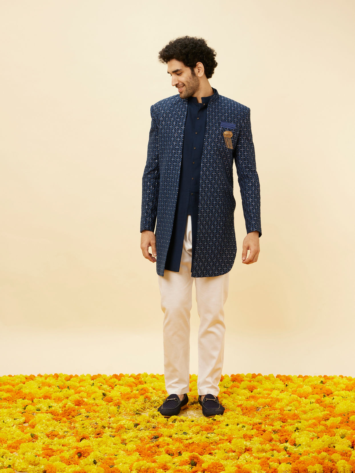 alt message - Manyavar Men Sapphire Blue Ogee Patterned Sequined Indo Western Set image number 2