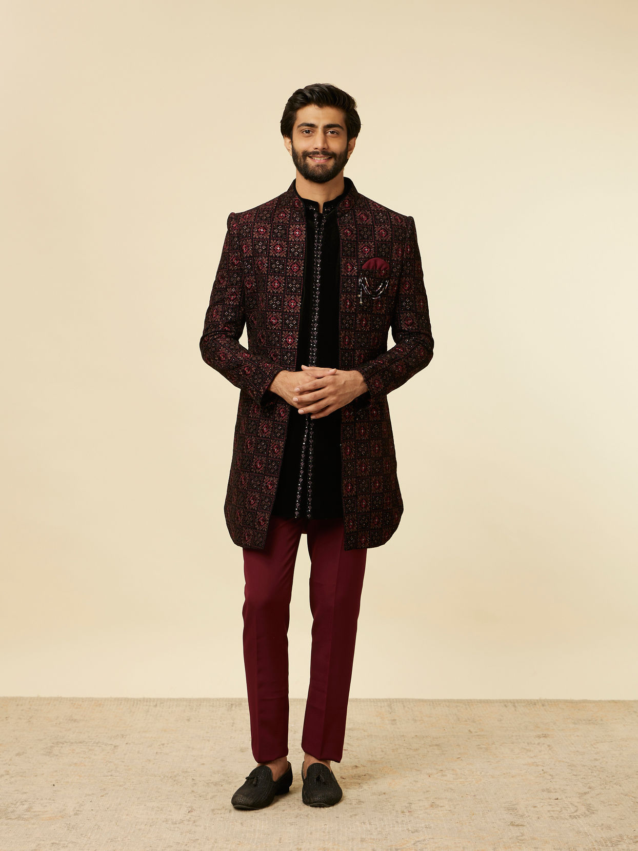 alt message - Manyavar Men Mauve Wine Chowkadi Patterned Indo Western Set image number 3