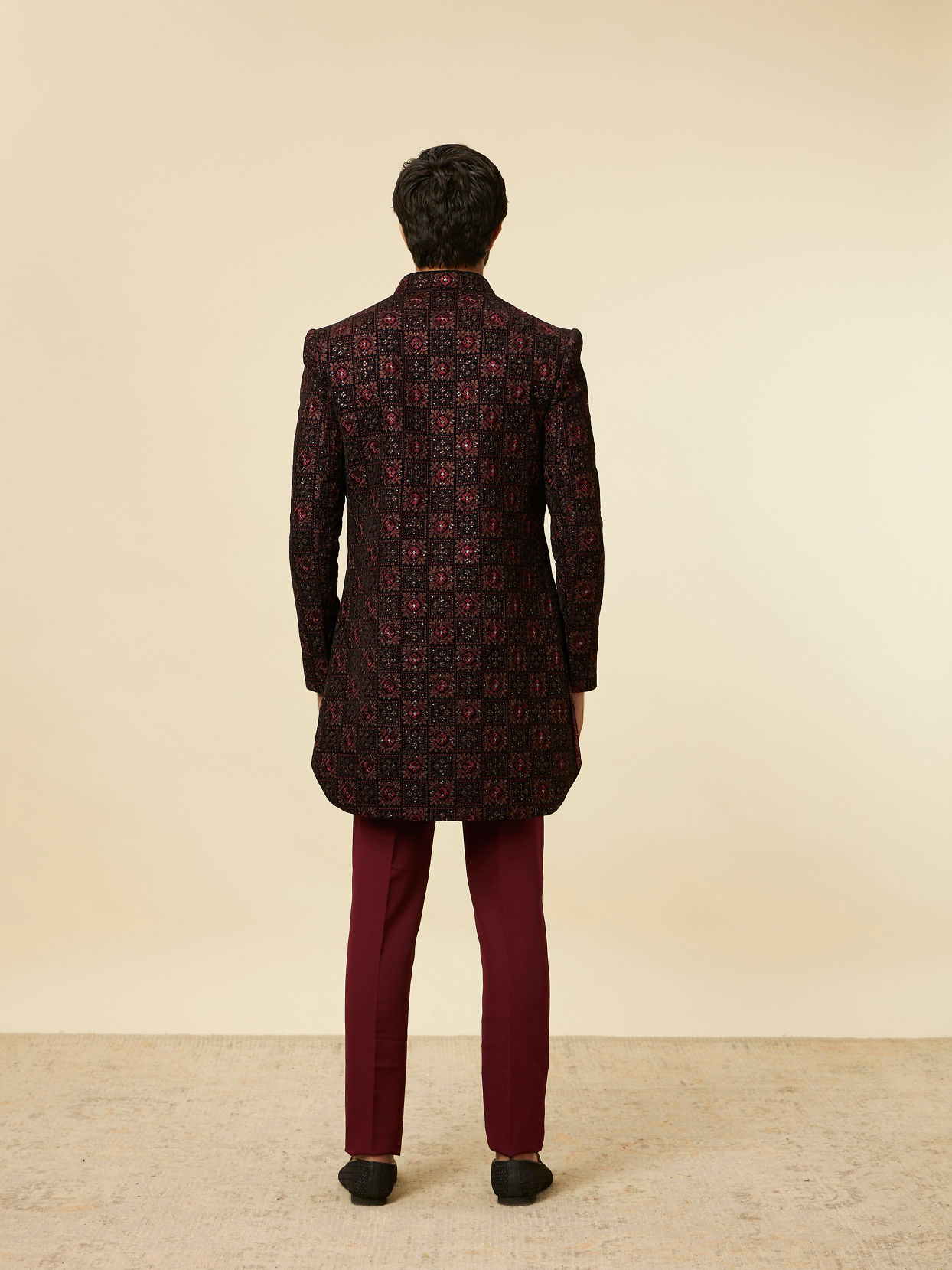 alt message - Manyavar Men Mauve Wine Chowkadi Patterned Indo Western Set image number 5