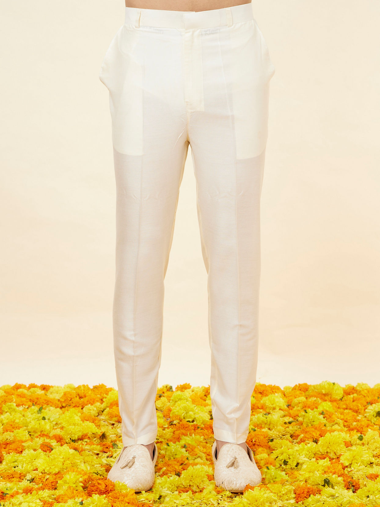 Shell White Layered Sequined Sherwani Set image number 4