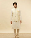 alt message - Manyavar Men Cream Paisley Patterned Jacket image number 2