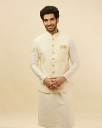 Manyavar Men Cream Paisley Patterned Jacket