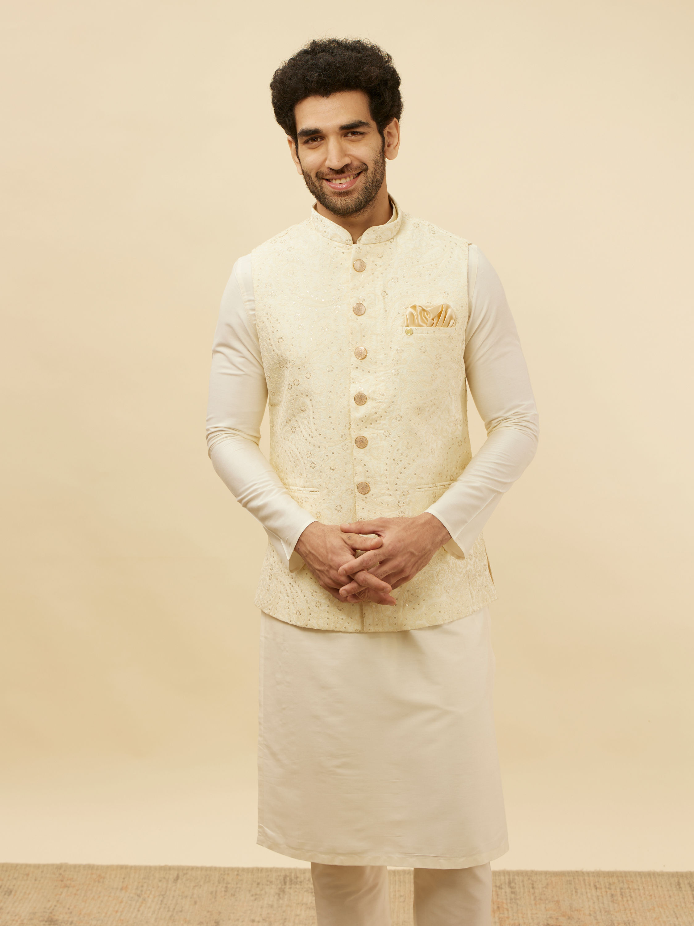 Manyavar Men Cream Paisley Patterned Jacket