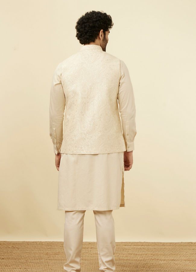 alt message - Manyavar Men Elegant Biscuit Shade Jacket image number 3