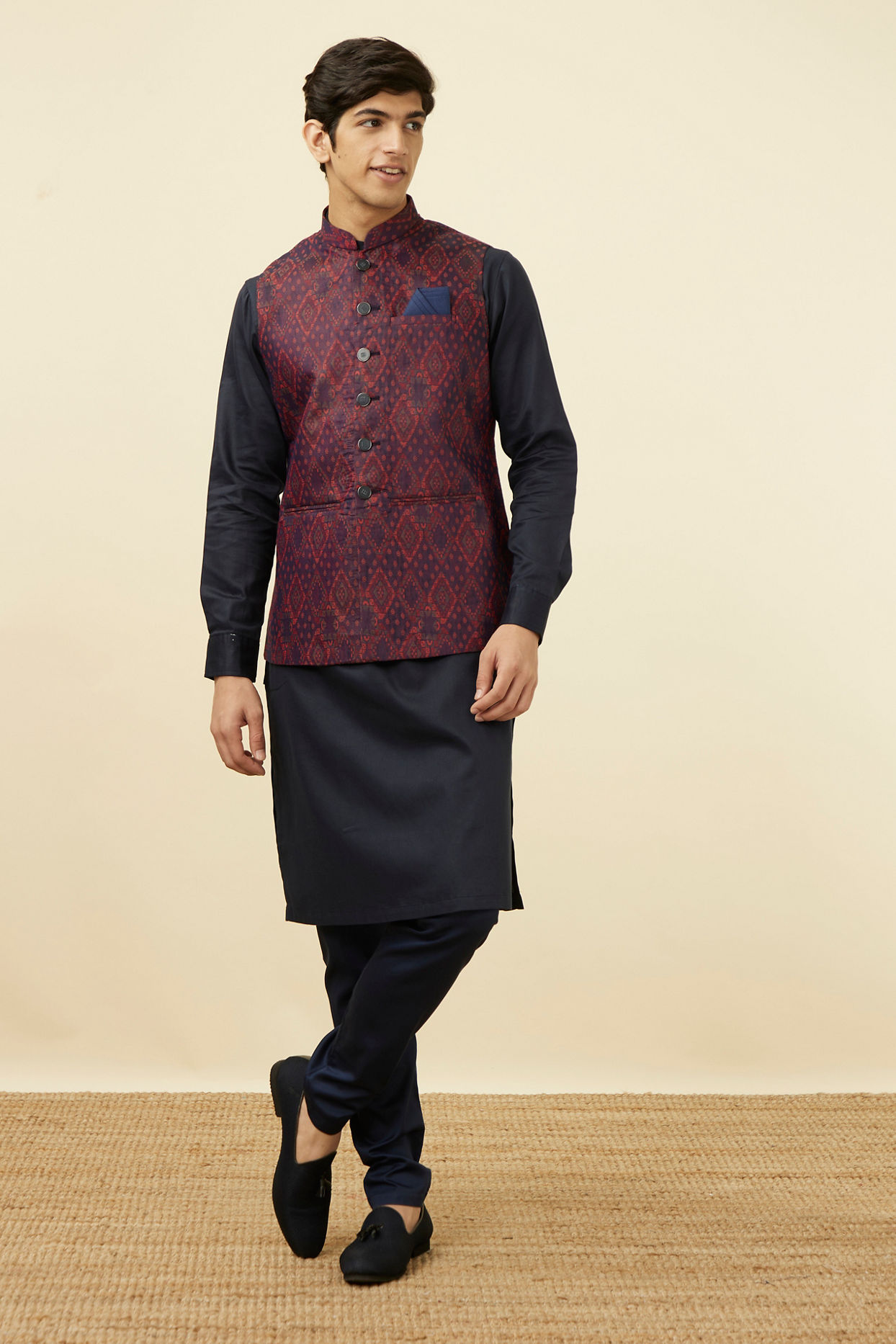 alt message - Manyavar Men Dark Blue Printed Jacket image number 2