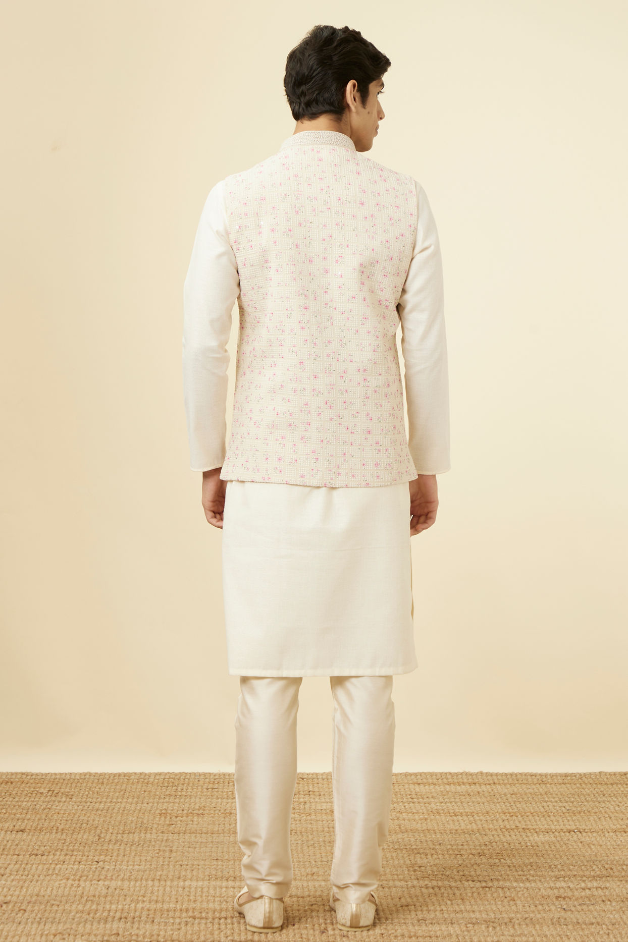 alt message - Manyavar Men Cream Jacket With Contrasting Pink Motifs image number 3