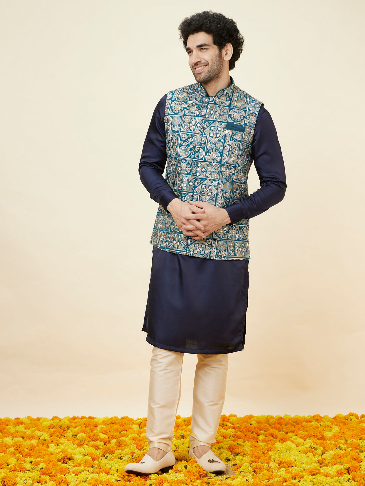 alt message - Manyavar Men Ferozi Blue Botanical Patterned Jacket image number 2