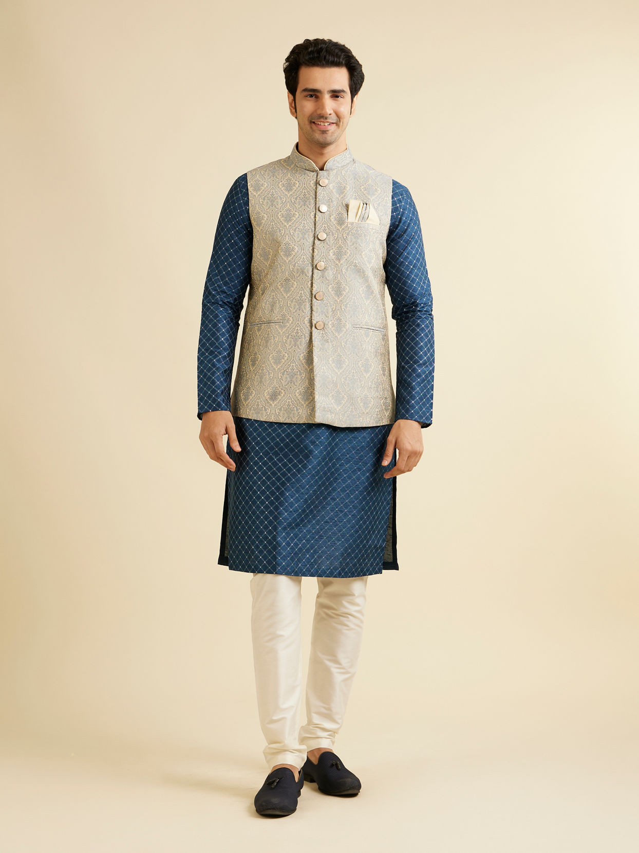 alt message - Manyavar Men Dark Grey Medallion Patterned Nehru Jacket image number 2