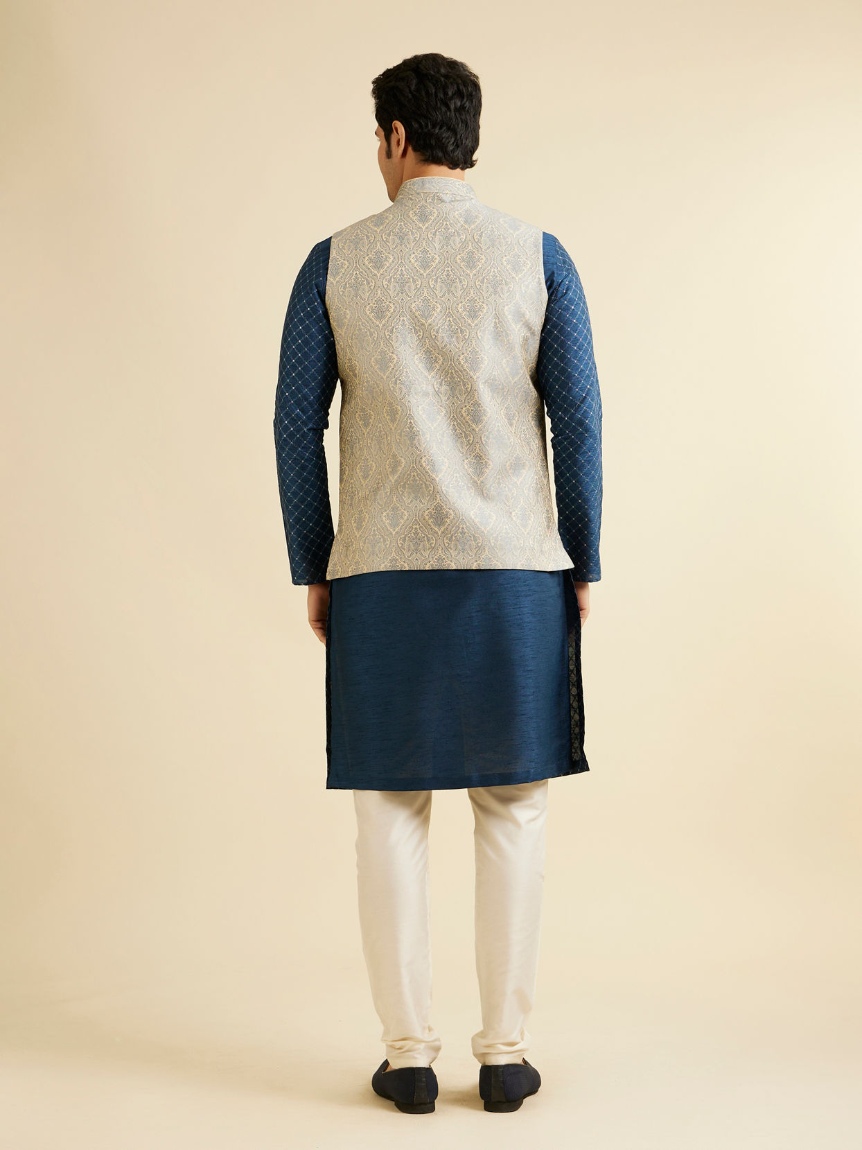 alt message - Manyavar Men Dark Grey Medallion Patterned Nehru Jacket image number 3