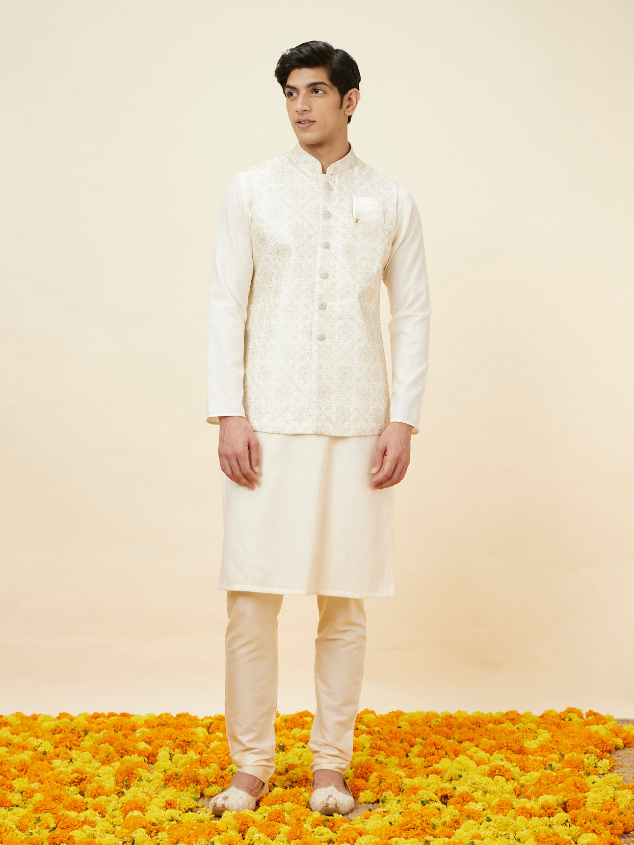 alt message - Manyavar Men Warm White Jaal Patterned Jacket image number 2